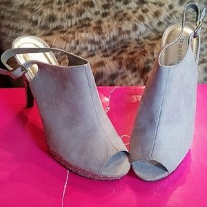 Gray heels